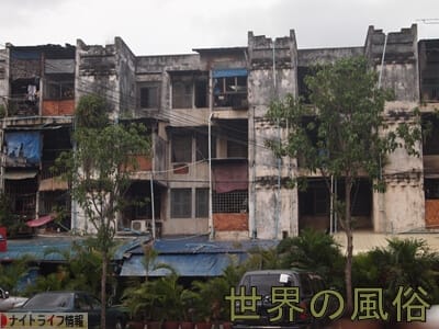 プノンペンのスラム街「ブッディン」でカンボジア人とファックする。