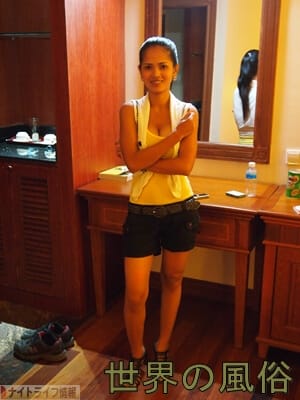 プノンペンの援交カフェ「マティーニ」で巨乳とSEX