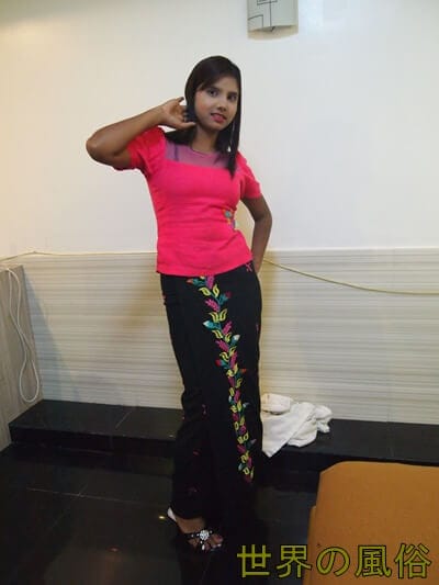 ヤンゴンの風俗 イスラム教徒の美形インド人と濃厚中出しセックス！