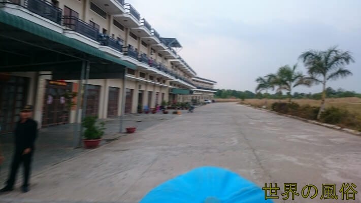 カンボジア－ベトナム国境　カジノの街バベットの置屋に行く