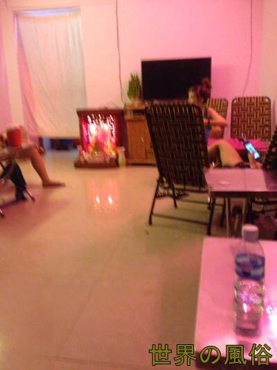 プノンペンのベトナム人置屋で生外だし１５ドル