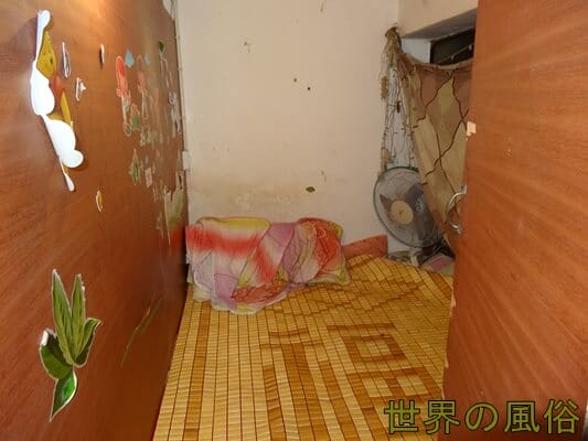 河口で中国人とセックス勝負 早漏中国人におっさんが勝利する？