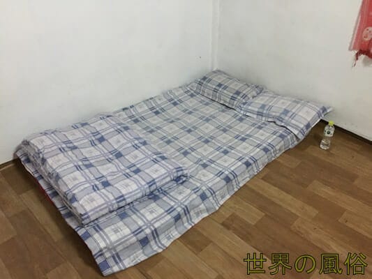 muang-sing-brothel3-room